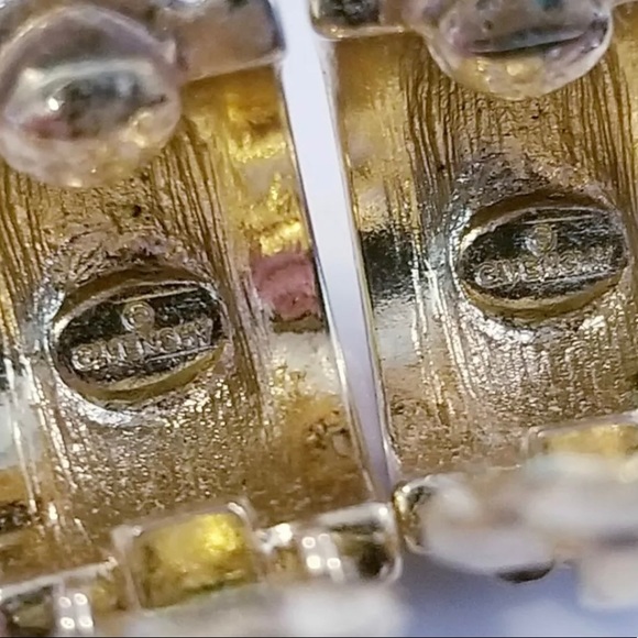 ✨Stunning VTG Givenchy Signed Gold Earrings - Picture 3 of 3